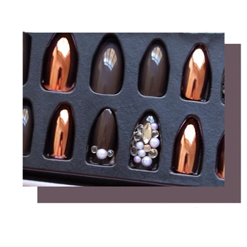 Изискан Подарък в Кутия за Подарък Натиснете Върху Ноктите на Бадем с Кристали Бижута със Средна Дължина, 3D Декорации За Нокти, Розово Злато 24 бр